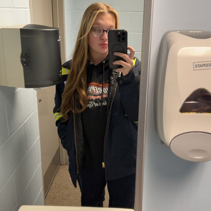 Profile Picture of miranda (@.mirandahorn) on Tiktok