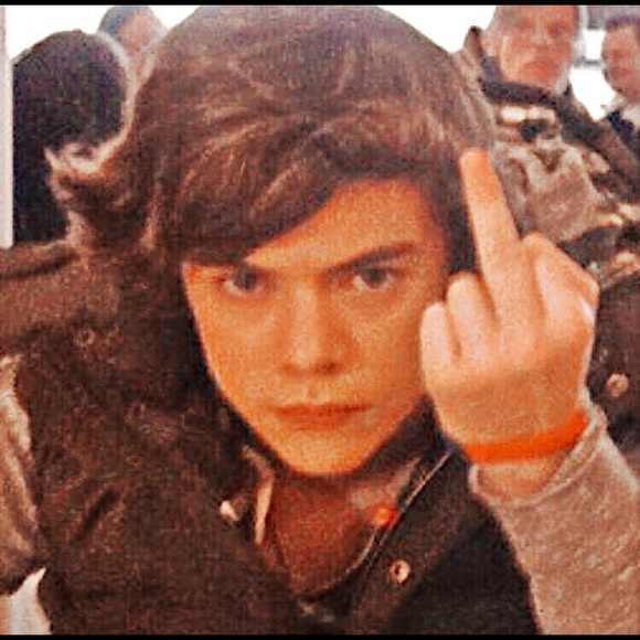 Profile Picture of Aeryn Loya (@aerynloya) on Poshmark