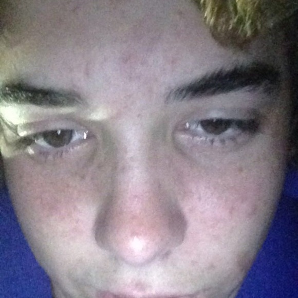 Profile Picture of Danny Zarnoch (@dannyeowowk) on Poshmark