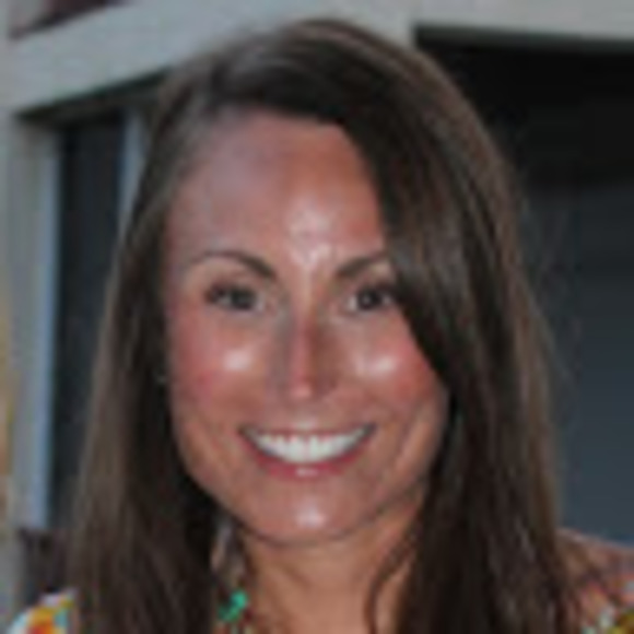 Profile Picture of Chrissy Roberts (@chrissyroberts2) on Poshmark