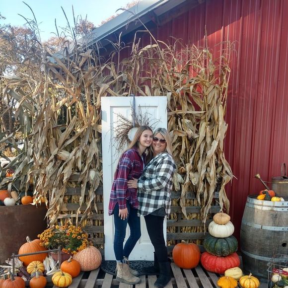 Profile Picture of Kim Mattox drabek (@drabekkim) on Poshmark
