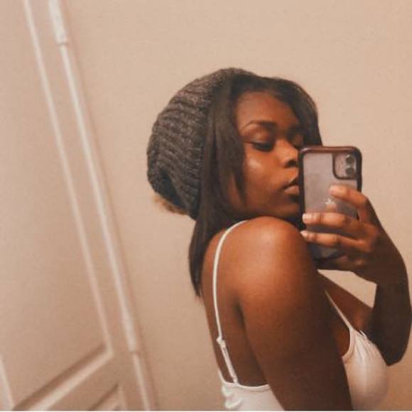 Profile Picture of Aamaya Capleton (@aamayac) on Poshmark