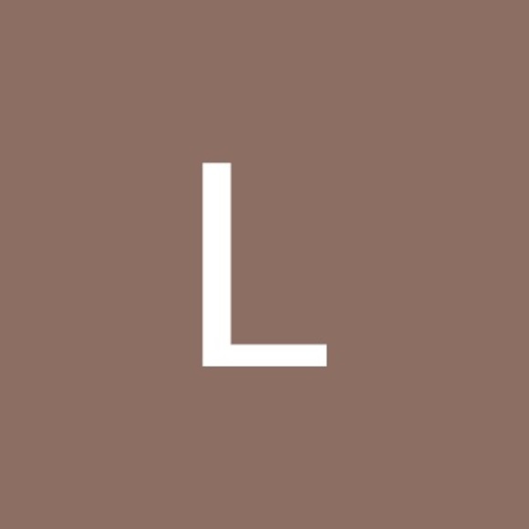 Profile Picture of Lily Makula (@lpmakula) on Poshmark