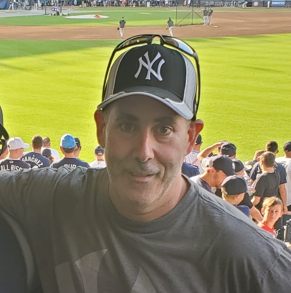 Profile Picture of Steve Bernstein (@steevieb22) on Poshmark