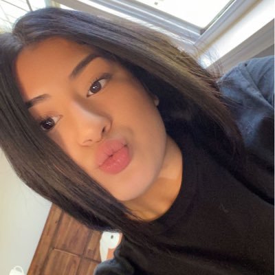 Profile Picture of Jasmin Segura (@JasminSegura8) on Twitter