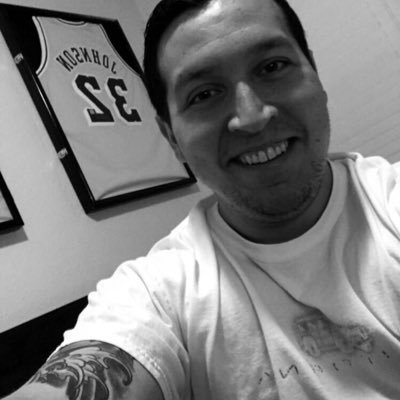 Profile Picture of Jeffrey Sheeder (@JeffSheeder) on Twitter