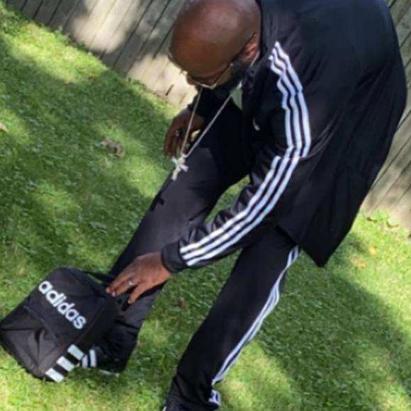 Profile Picture of Efon Brown (@motown_tnt) on Poshmark