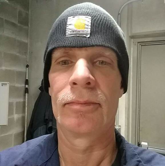 Profile Picture of Chris Hiddleson (@hiddlesonc) on Poshmark