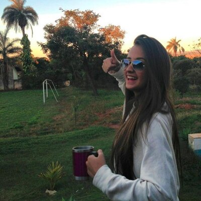 Profile Picture of Mari Azevedo (@mariazevedo1997) on Twitter