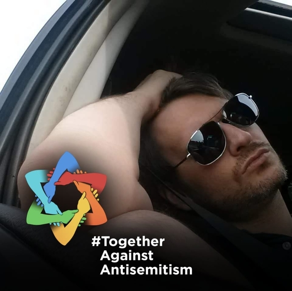 Profile Picture of Curtis Bolin-smith (@courtvonderhaas) on Poshmark