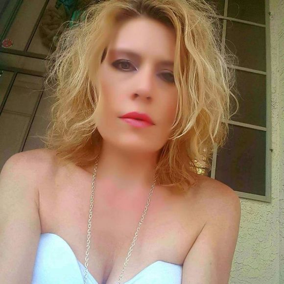 Profile Picture of Karmon Whitaker (@karmon21) on Poshmark