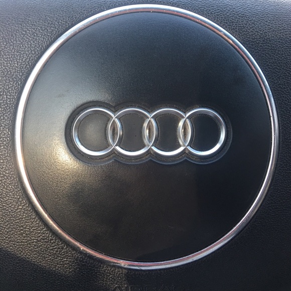 Profile Picture of Travis Dowdy (@phoenix1elm) on Poshmark