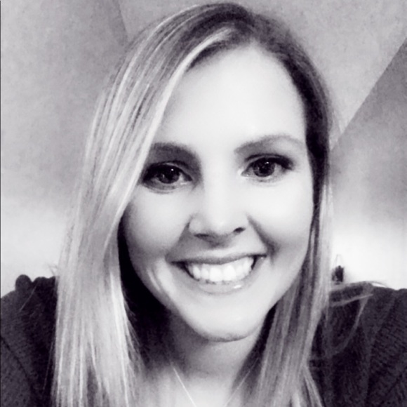 Profile Picture of Becky Michalek (@beckymichalek) on Poshmark
