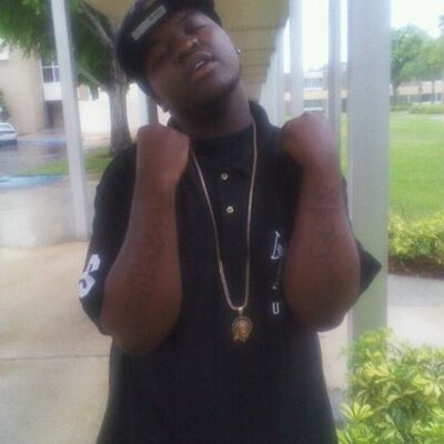 Profile Picture of JAMES NUNNALLY (@5TUNNA18) on Twitter