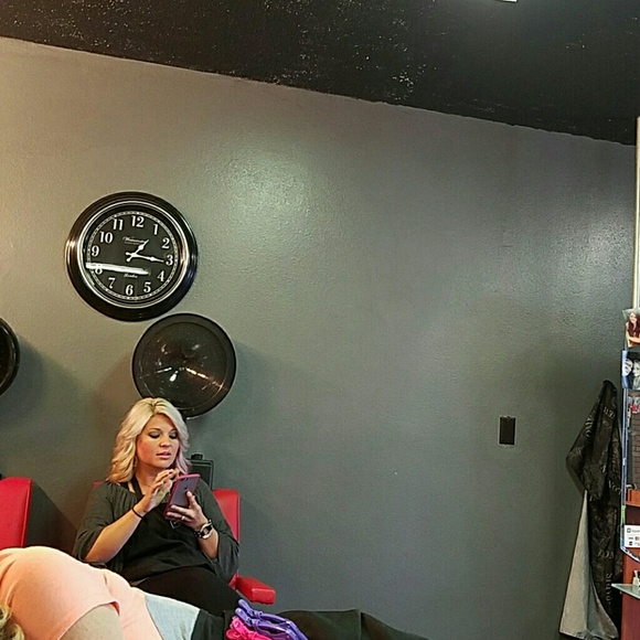 Profile Picture of Tracy Walters (@hair101075) on Poshmark