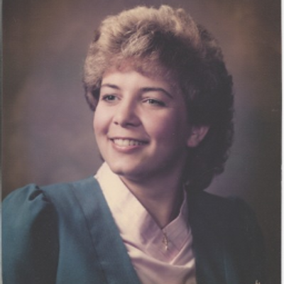 Profile Picture of Lisa Stumbaugh Raby (@LiRaby) on Twitter