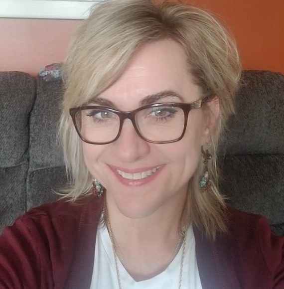 Profile Picture of Maxine Finneman (@maxxi213) on Poshmark