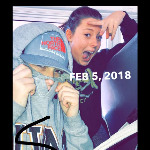 Profile Picture of Cassidy Daniels (@cass_dan) on Poshmark