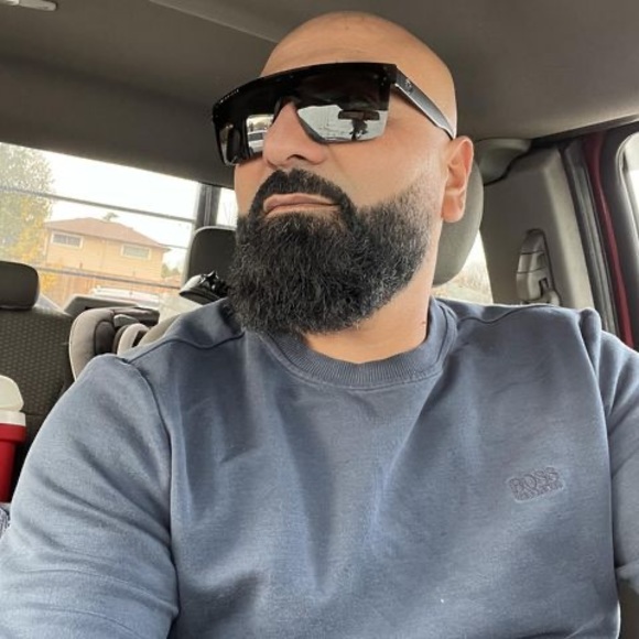 Profile Picture of Hasan Hasan (@hasanhasan614) on Poshmark