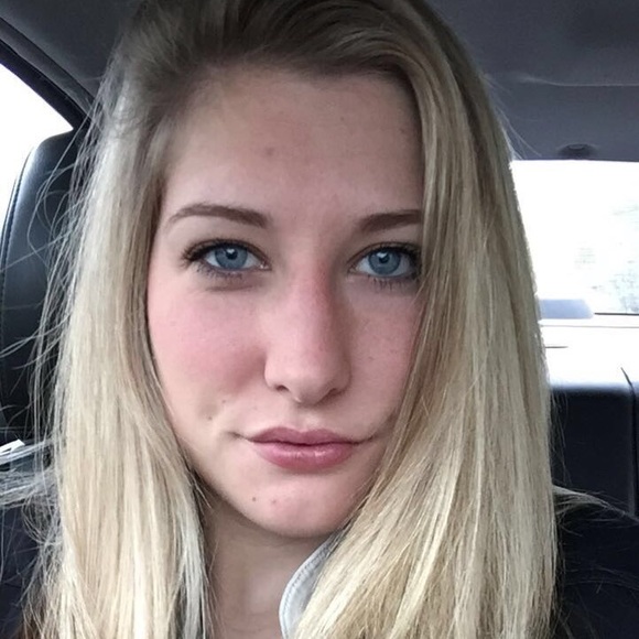 Profile Picture of Katelyn Felix (@katief27) on Poshmark