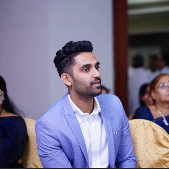 Profile Picture of Saivarun Dronavalli (@saivarund) on Poshmark