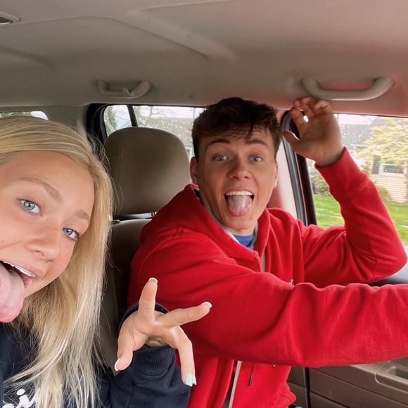 Profile Picture of Josie Walls (@josiewalls118) on Poshmark