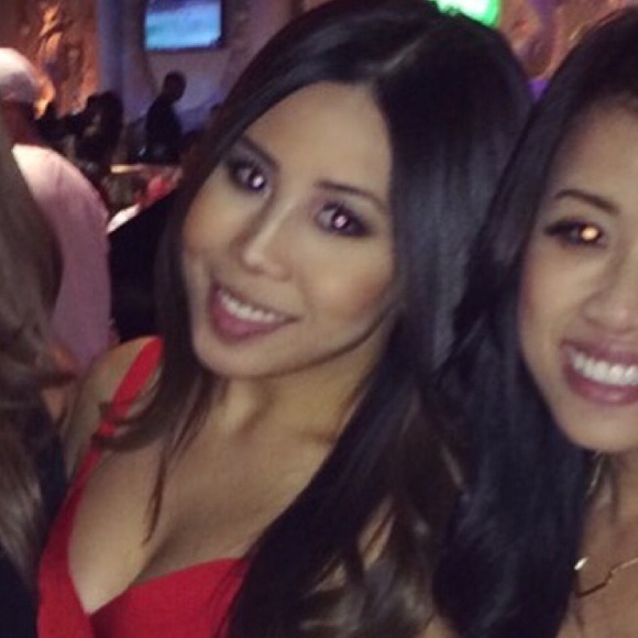 Profile Picture of ! marie Nguyen (@marieonthego) on Poshmark