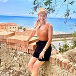 Profile Picture of Julie Luxton (@julieluxton) on Instagram