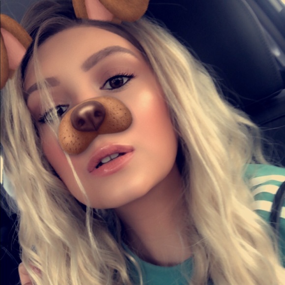 Profile Picture of Julia Kamm (@juliakamm) on Poshmark