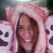 Profile Picture of Kelli Weiss (@WugglesTheSnuggles) on Youtube