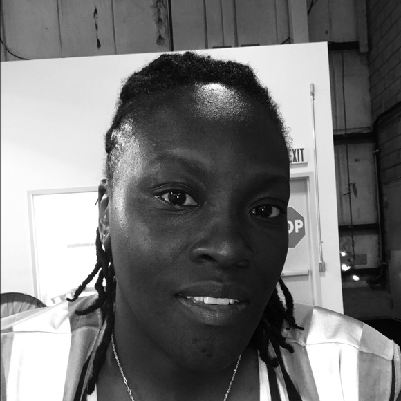 Profile Picture of Dayneesha Simpson (@dayneesha) on Poshmark