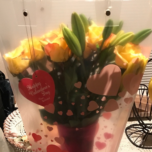 Profile Picture of Mary Monestero (@earlygem) on Poshmark