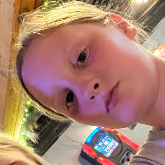 Profile Picture of Kaia Strenge (@kaiavstrenge) on Poshmark