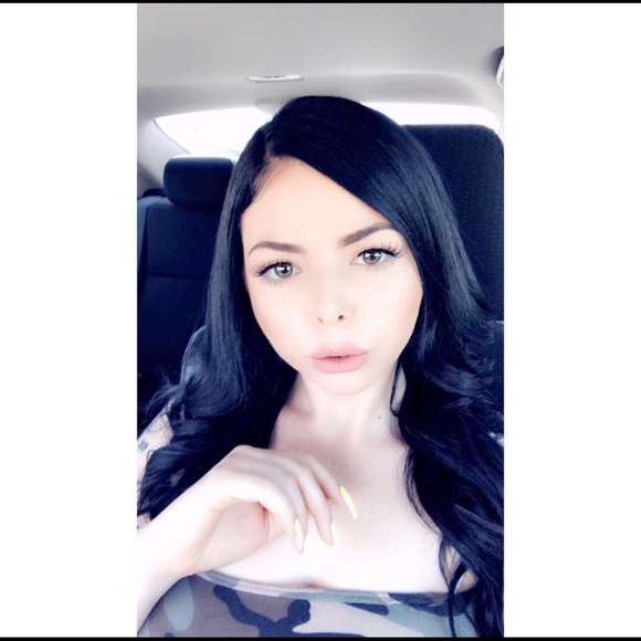 Profile Picture of Heather Chase (@heatherchase490) on Poshmark