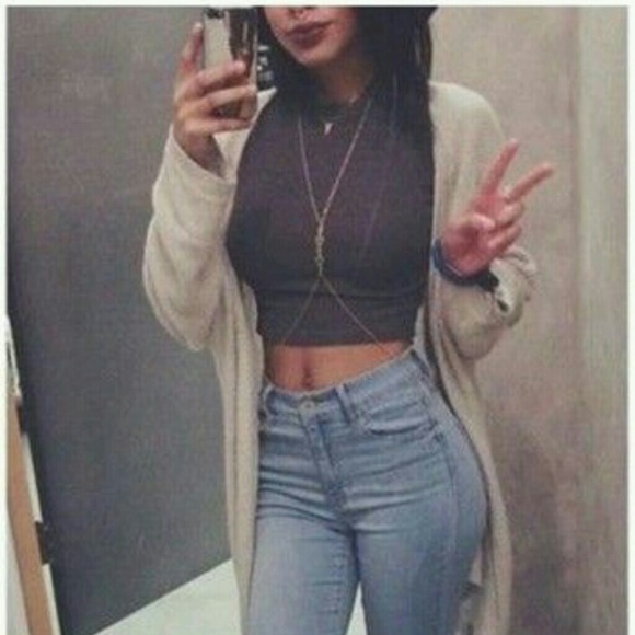 Profile Picture of Amber Gosier (@ambrosia_itis) on Poshmark