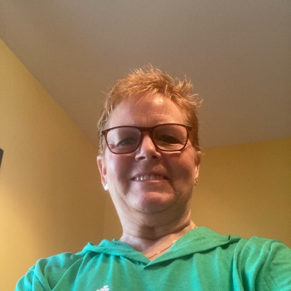 Profile Picture of Jennifer Haskell (@jenniferhask284) on Poshmark