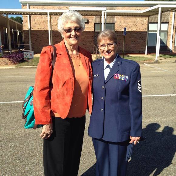 Profile Picture of Sandra Harstad (@sandraharstad) on Poshmark