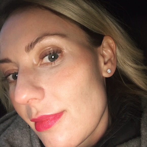 Profile Picture of Shannon Wypych (@swypych) on Poshmark