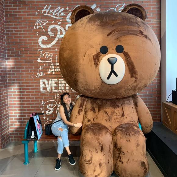 Profile Picture of Vane Dimaano (@vanedimaano) on Poshmark