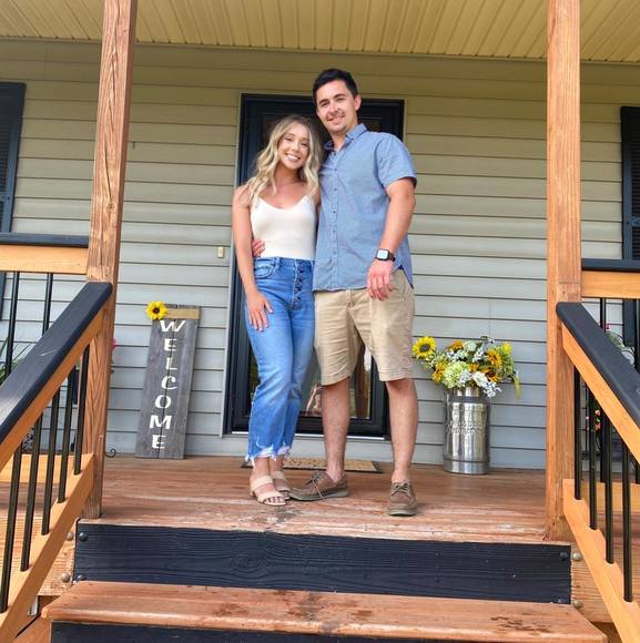 Profile Picture of Karly Schrader (@karschrader) on Poshmark