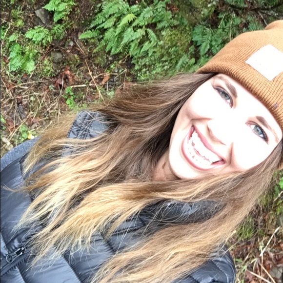 Profile Picture of Michaela King (@michaelam_king) on Poshmark