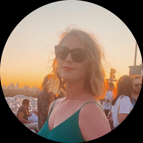 Profile Picture of Lily Boyce (@lilyelle17) on Poshmark