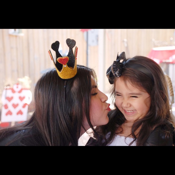 Profile Picture of Angelica Vizcarrondo (@angievizz) on Poshmark