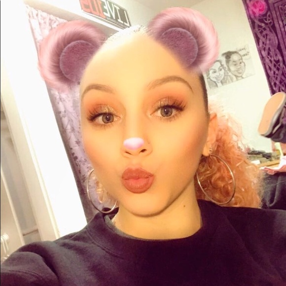 Ivana Bogusch - Poshmark Profile Picture of Ivana Bogusch (@fraauleiin) on Poshmark