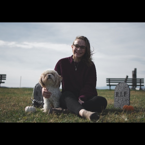 Gwenyth Ortman - Poshmark Profile Picture of Gwenyth Ortman (@gwenythortman) on Poshmark