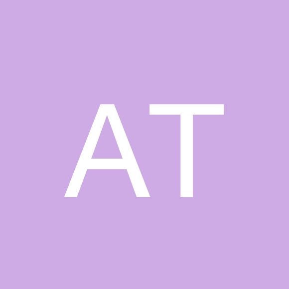 Profile Picture of Andrea Tardino (@atardino) on Poshmark