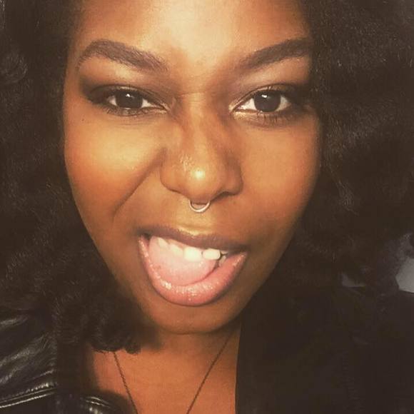 Profile Picture of Remona Alex (@ralex19) on Poshmark