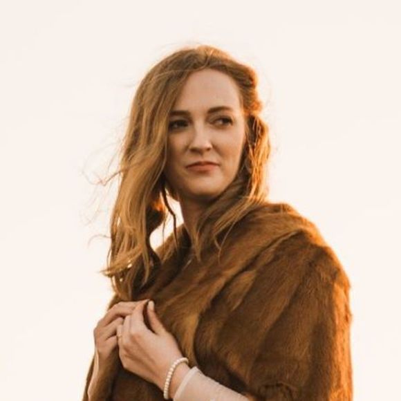 Profile Picture of Tasia Gruenewald (@tasiajcraig) on Poshmark