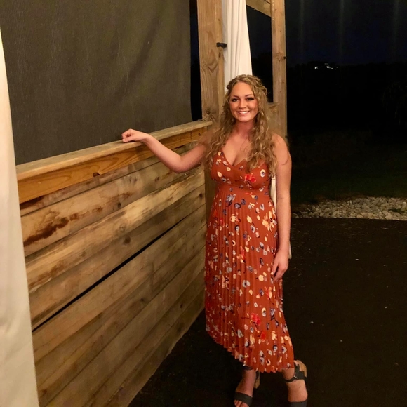 Profile Picture of Hannah Huffman (@3hannah3) on Poshmark