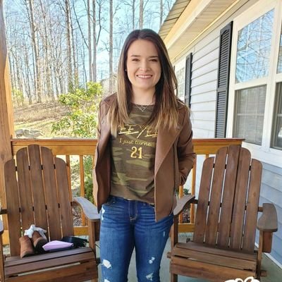 Profile Picture of Emily Erickson (@Emmy_jean23) on Twitter